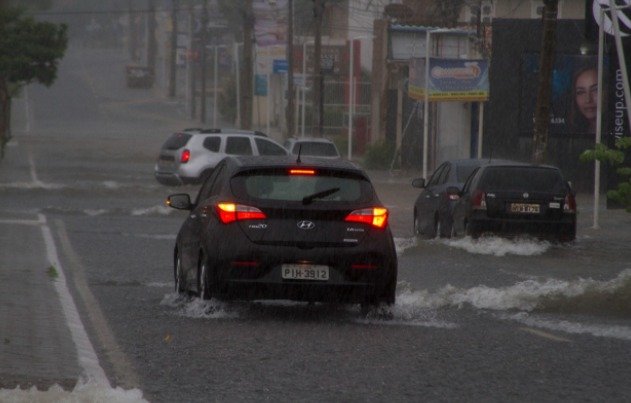 Inmet emite dois alertas de chuvas intensas para 193 municípios piauienses