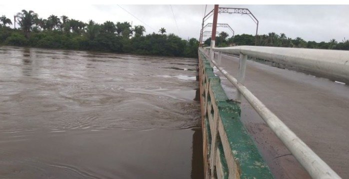 Rios atingem cota de inundação em Barras e Esperantina