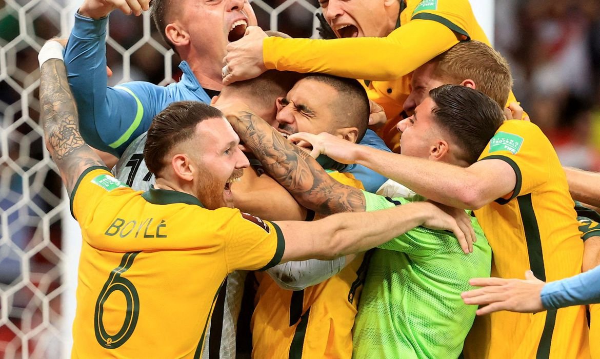 Austrália vence Peru nos pênaltis e se classifica à Copa do Mundo