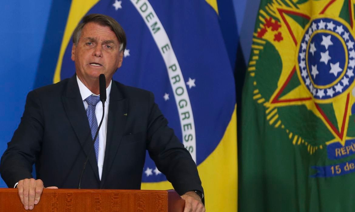 Bolsonaro registra candidatura na Justiça Eleitoral e declara patrimônio de R$ 2,3 milhões