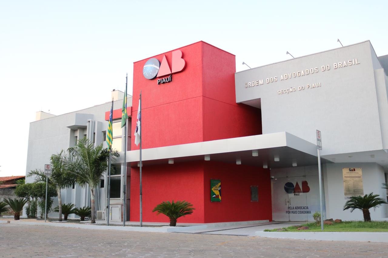 Advogadas protestam contra lista sêxtupla da OAB-PI