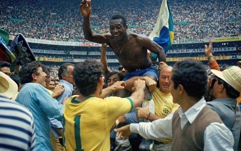 Pelé morre aos 82 anos em São Paulo
