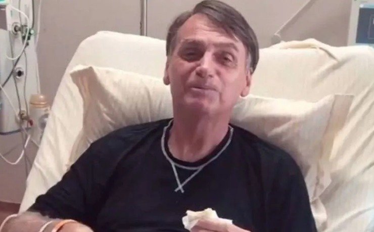 Bolsonaro é internado em hospital nos EUA