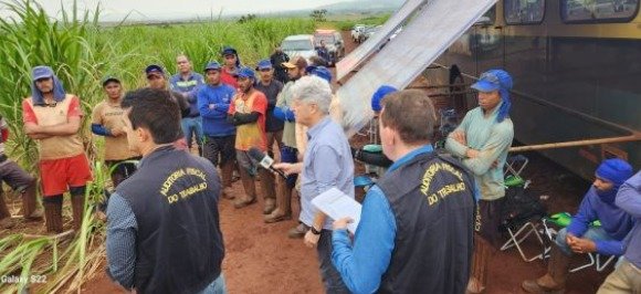 MPT resgata 117 piauienses em fazenda de cana de açúcar em Minas Gerais e Goiás